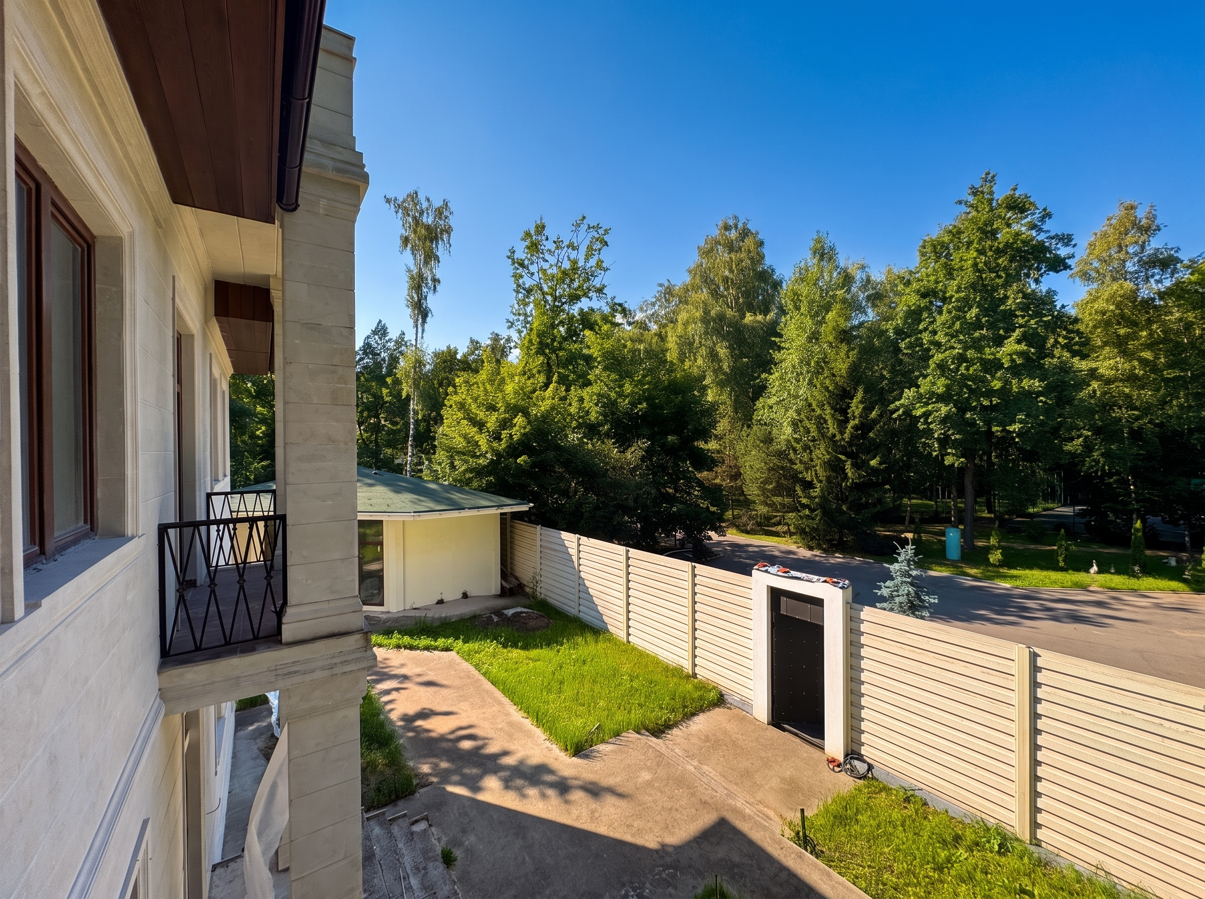 Дом 550 м2 в поселке Весна