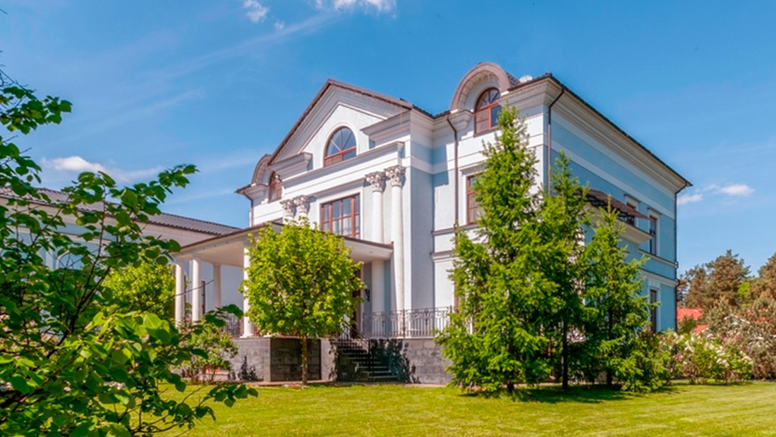 Дом 1800 м2 в поселке Усово