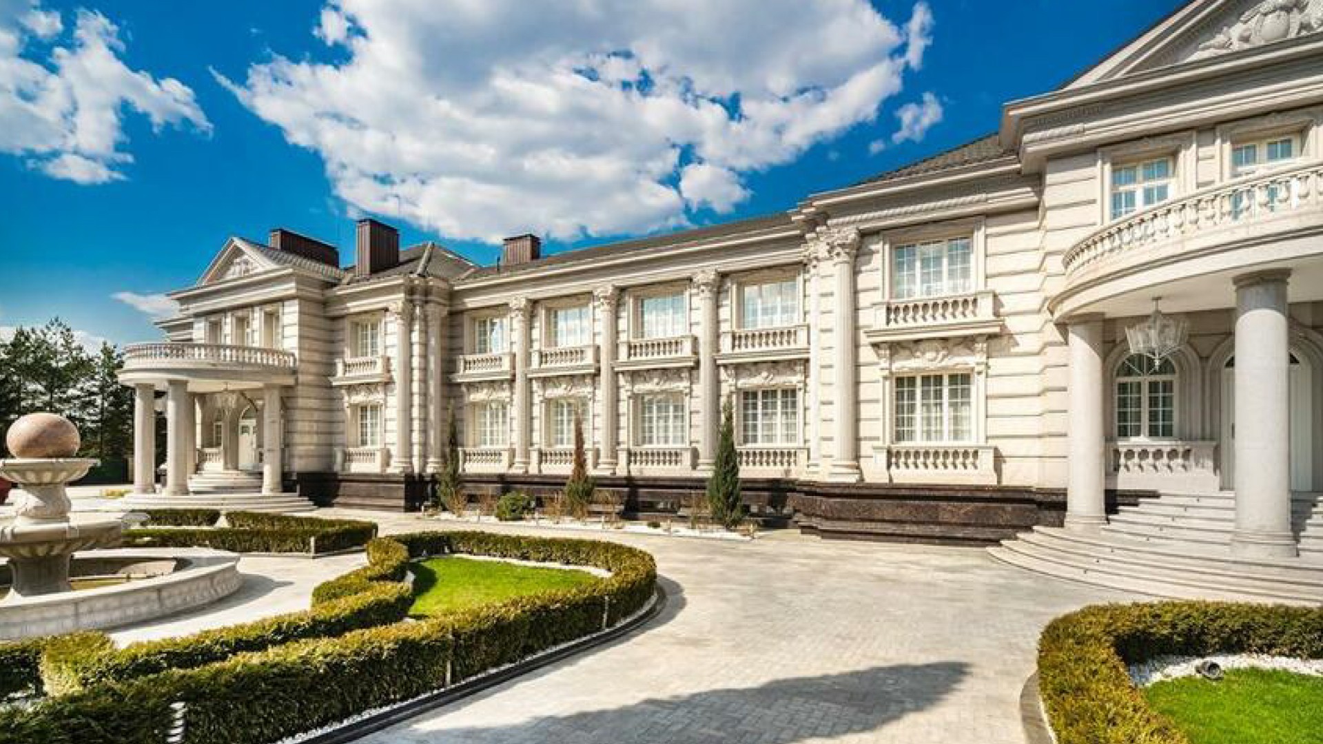 Дом 4500 м2 в поселке Усово