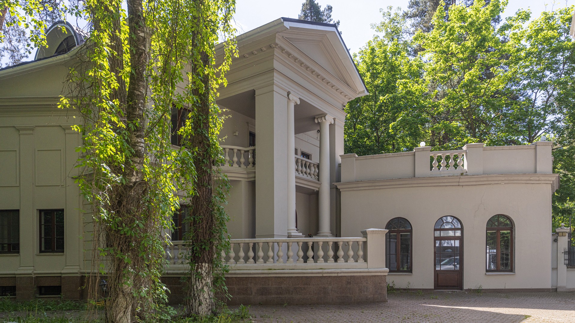 Дом 1463 м2 в поселке Усово