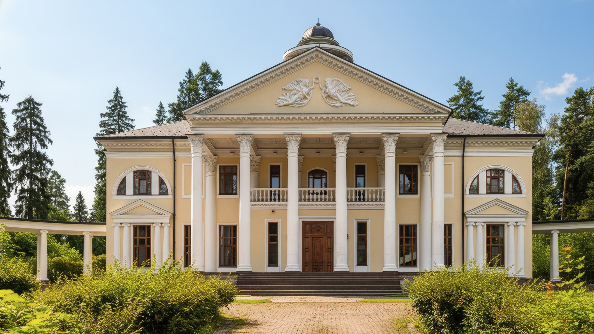 Дом 2000 м2 в КП Николино