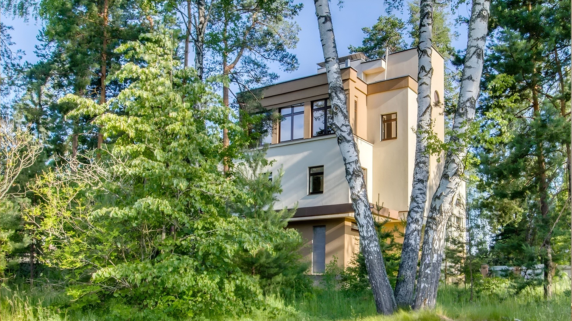 Дом 600 м2 в КП Сосновый бор